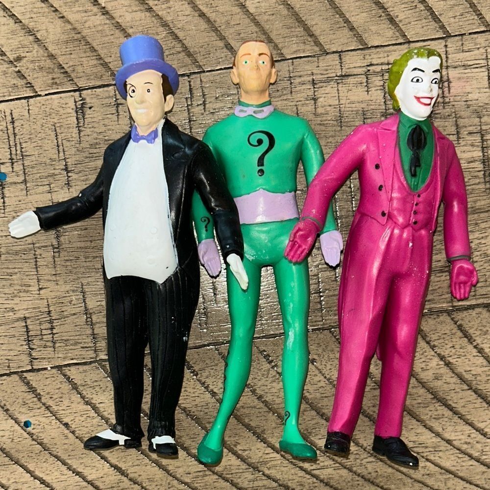 🦇man’s Troublemakers 👿 Joker 🃏 Riddler ? And Penguin 🐧 + small Bat🦇man